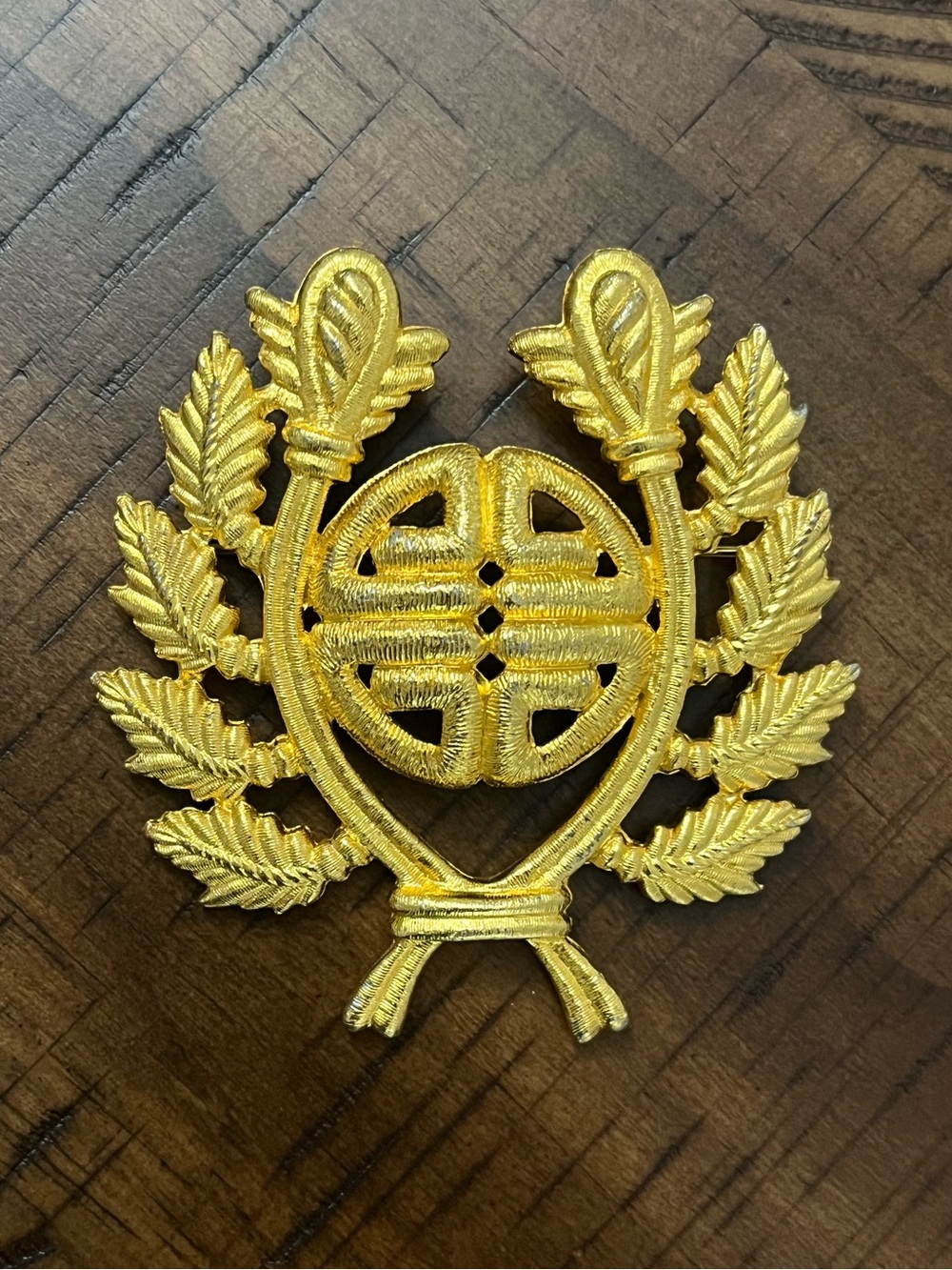 Givenchy 4G logo laurel leaf gold-tone brooch Paris New York Givenchy